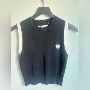Forever 21 Black‎ and White Sleeveless Top